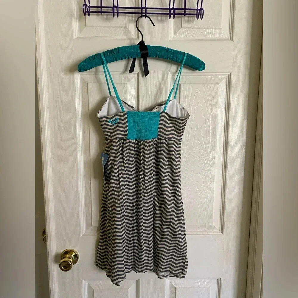 Roxy Sundress NWT
teal and cream chevron size small - Picture 6 of 8
